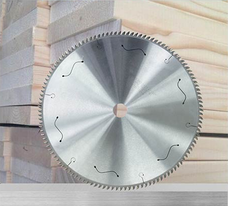 Reasons and solutions for deviation of saw blade